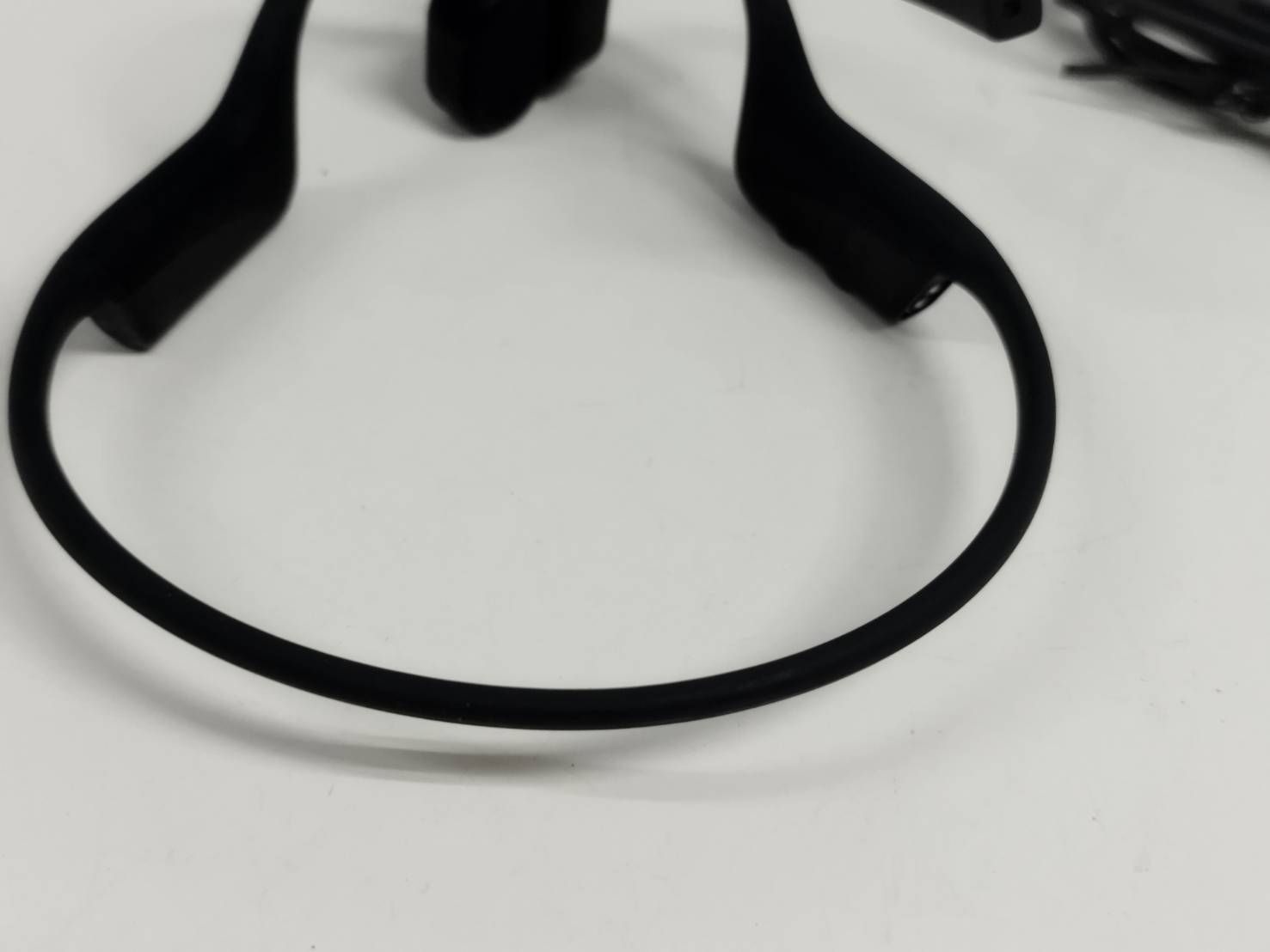 良品】SHOKZ OpenComm2/C110/ワイヤレス骨伝導ヘッドセット - メルカリ