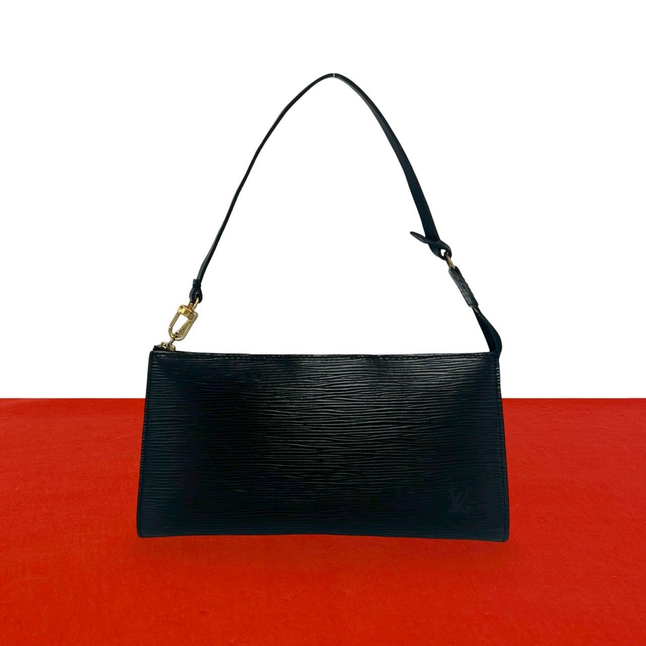 Louis Vuitton ルイ・ヴィトン ポシェット・アクセソワール　エピ黒 極 美品 LOUIS VUITTON ルイヴィトン ヴィンテージ ポシェット アクセ