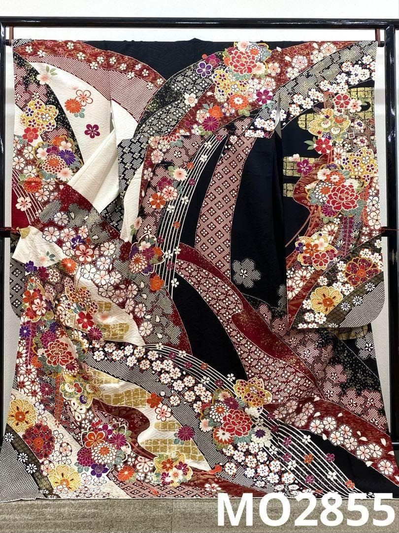 振袖 豪華 刺繍 金彩 紋意匠 身丈173cm 撥水加工済 MO2855