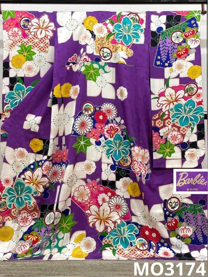 振袖 Barbie 金彩 刺繍 紋意匠 身丈169cm 撥水加工済 MO3174