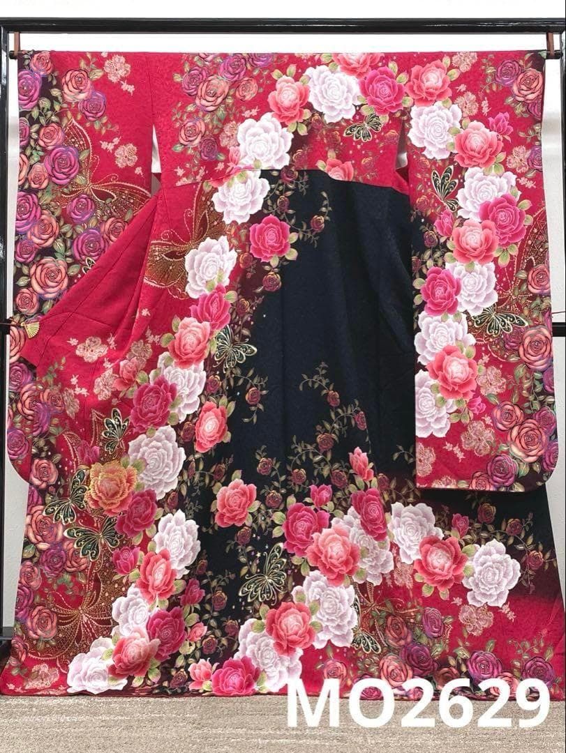 振袖 豪華 銀通し ラメ刺繍 紋意匠 薔薇尽くし 身丈167cm MO2629 振袖 豪華 銀通し ラメ刺繍 紋意匠 薔薇尽くし 身丈167cm MO2629