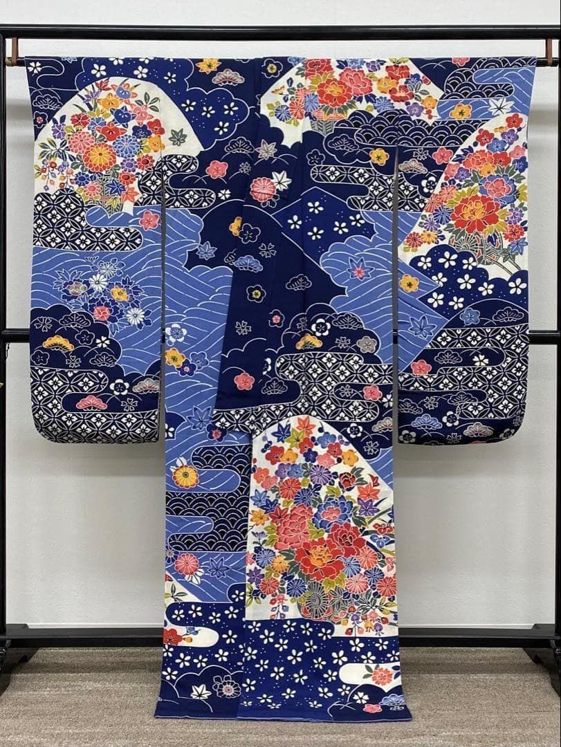 振袖 紅型 古典柄 牡丹 七宝繋ぎ 青海波 花車 身丈170cm MO3197 - メルカリ