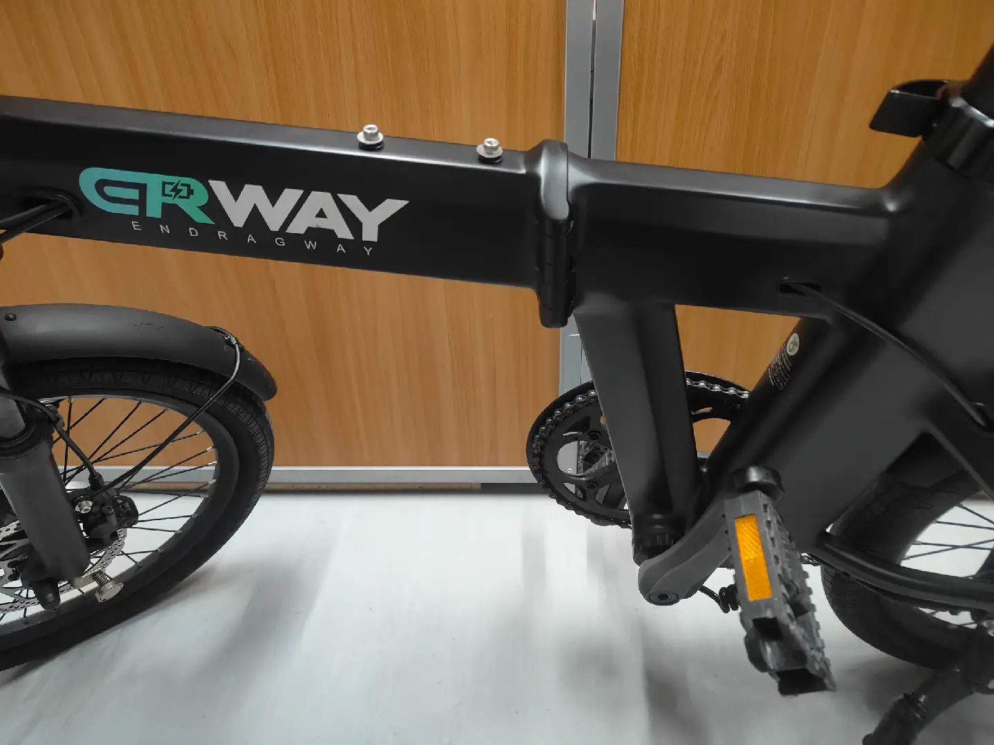 リユース品】折りたたみ電動アシスト自転車 ERWAY A02 ブラック - メルカリ