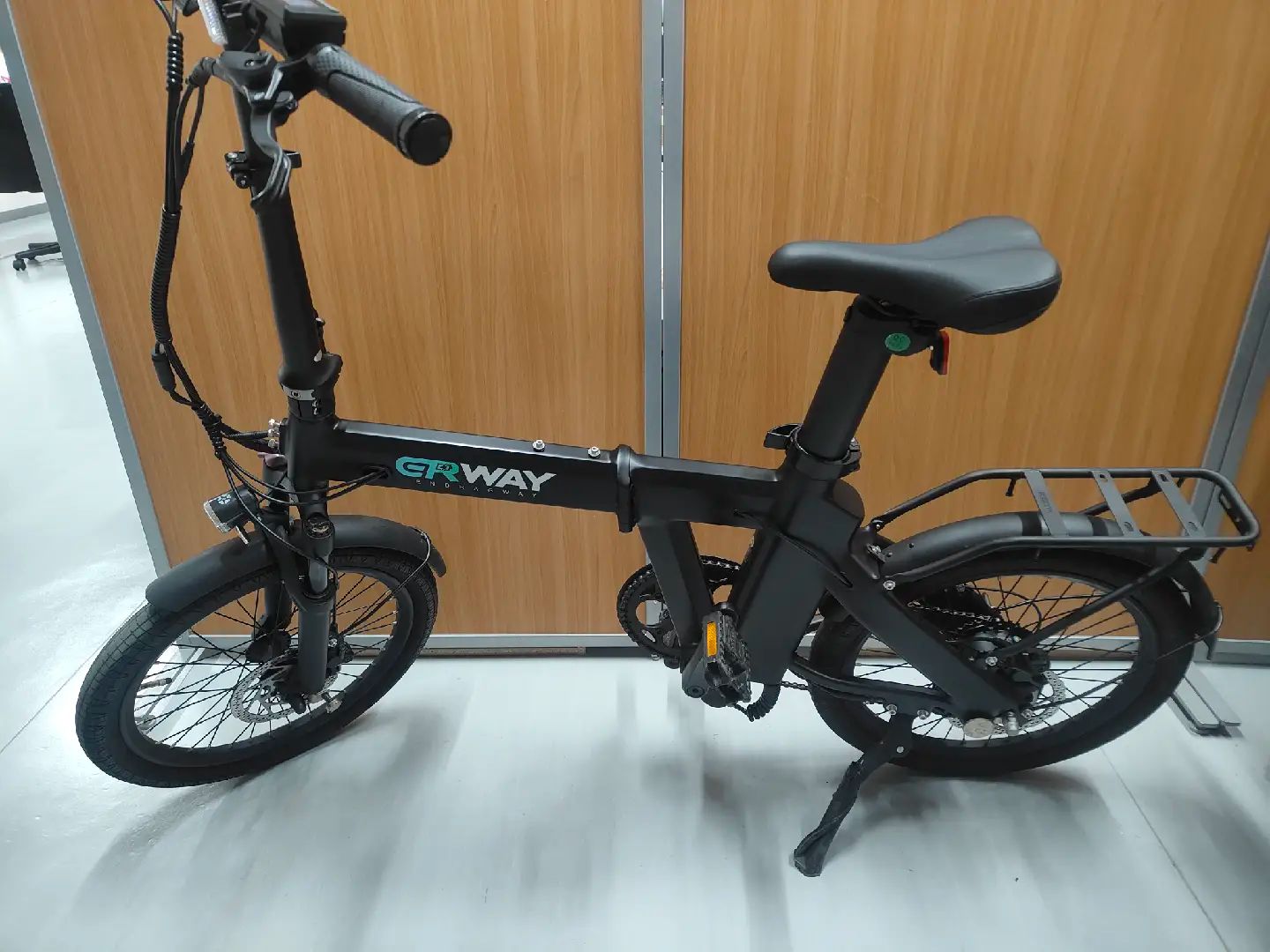 【美品】ERWAY A02 電動自転車ブラック 付属品付き リユース品】折りたたみ電動アシスト自転車 ERWAY A02 ブラック - メルカリ