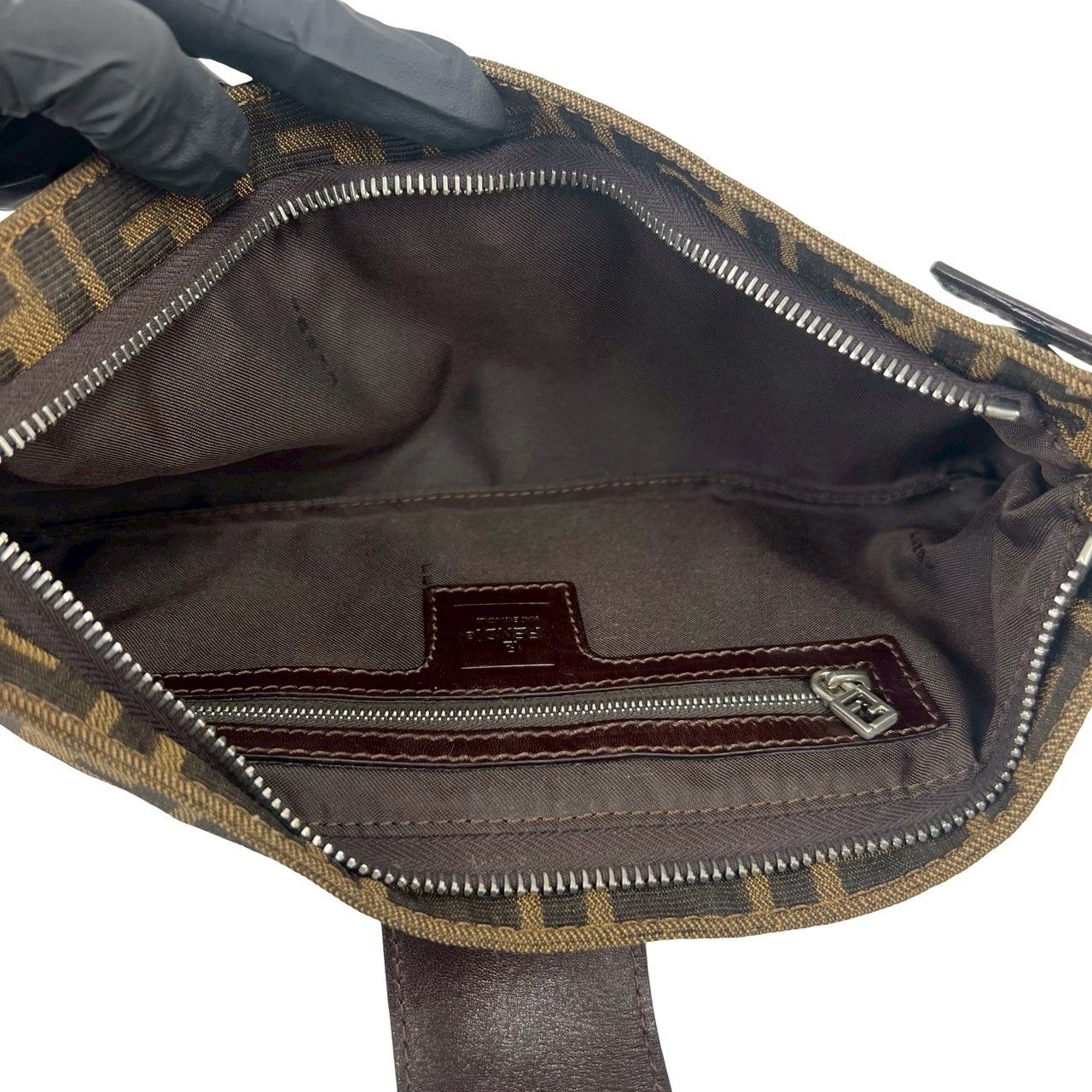 FENDI FFロゴ ズッカ柄 ウエストポーチ ボディバッグ ヴィンテージ 美品 極 美品 FENDI フェンディ ヴィンテージ ズッカ FF ロゴ 金具