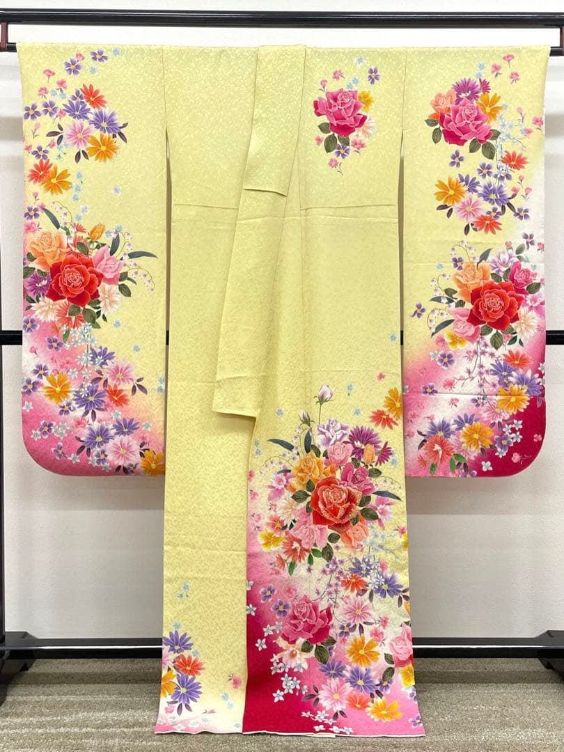 振袖 ラメ刺繍 銀通し 薔薇 身丈166cm 撥水加工済 HKT142 - メルカリ