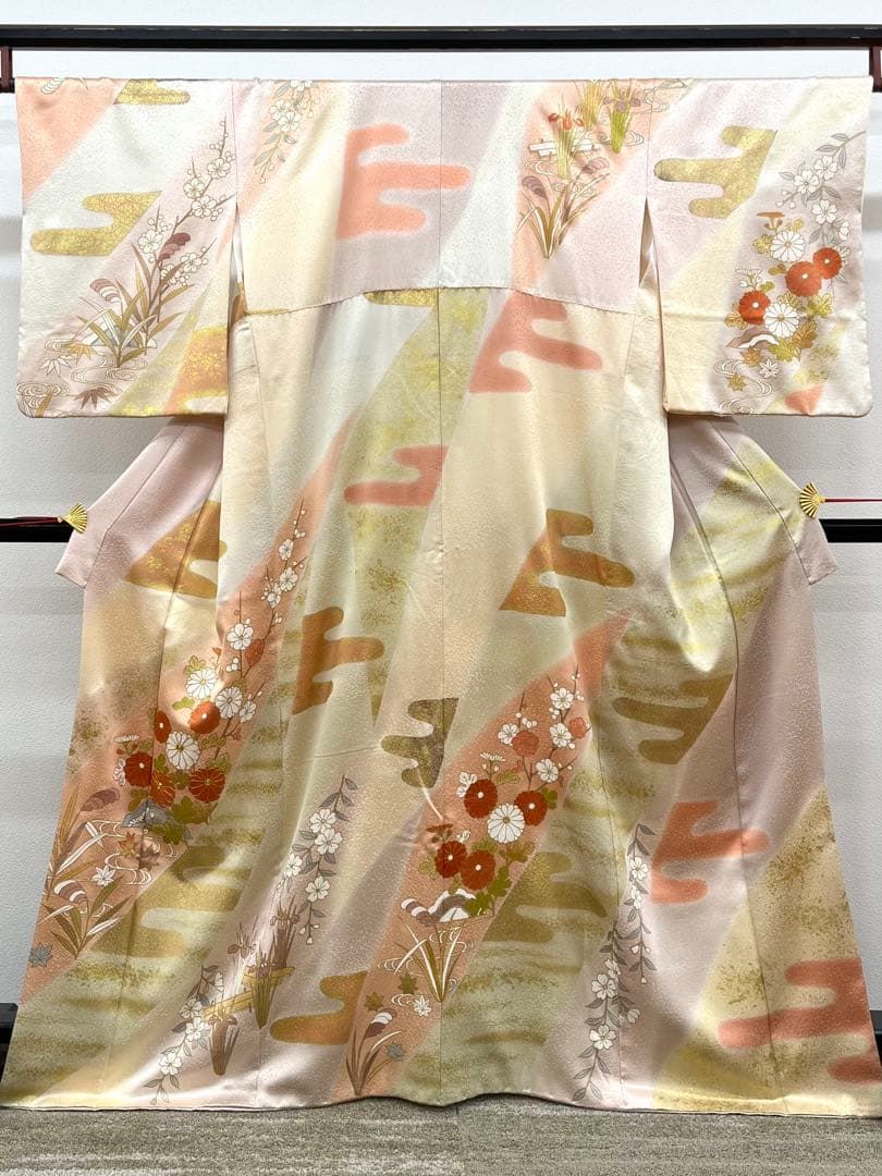 訪問着 金駒 銀彩 四季の草花 正絹 パールトーン加工済 HKT121