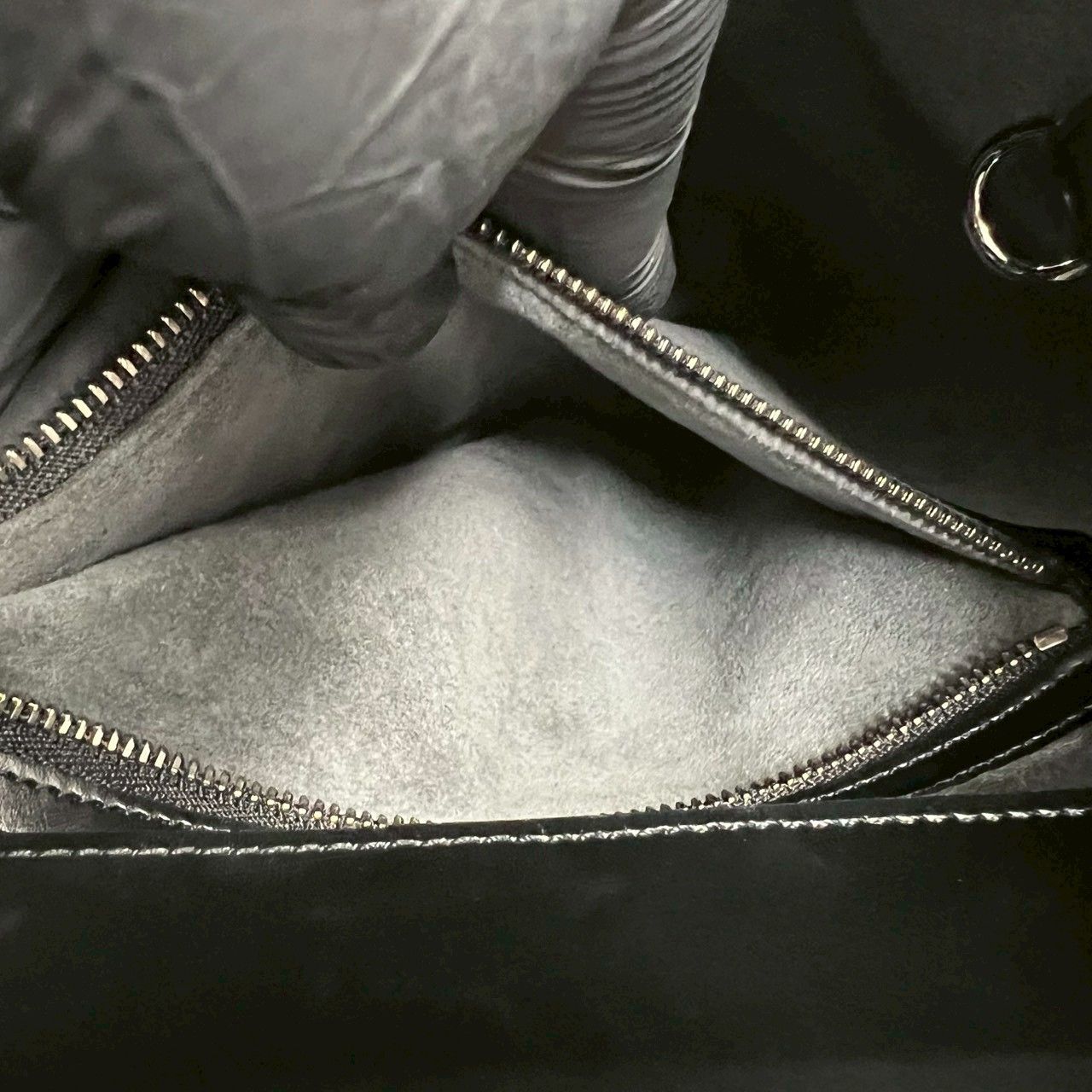 極 美品 LOUIS VUITTON ルイヴィトン ヴェルソー ロゴ エピ レザー 本