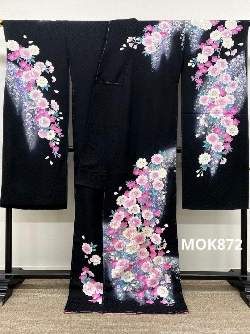 メーカー品振袖 仮絵羽 舞台衣装 銀彩 正絹 未仕立て品 八掛付き MOK872