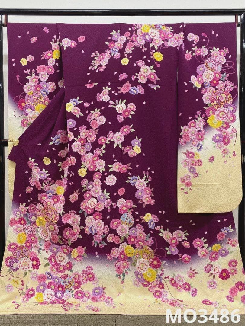 振袖 金駒 刺繍 銀通し 紋意匠 身丈175cm トールサイズ MO3486