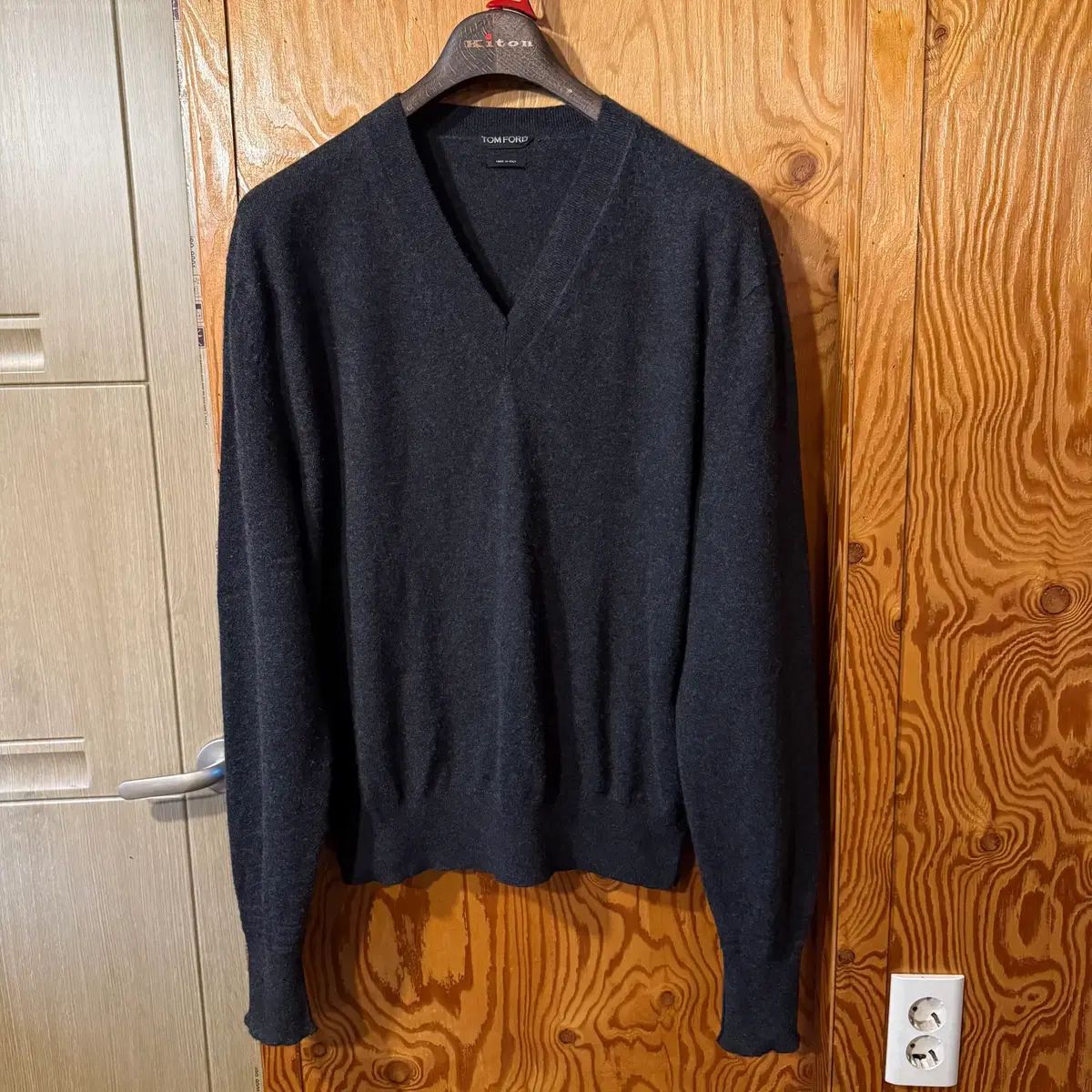 トムフォード カシミア ニット 出品