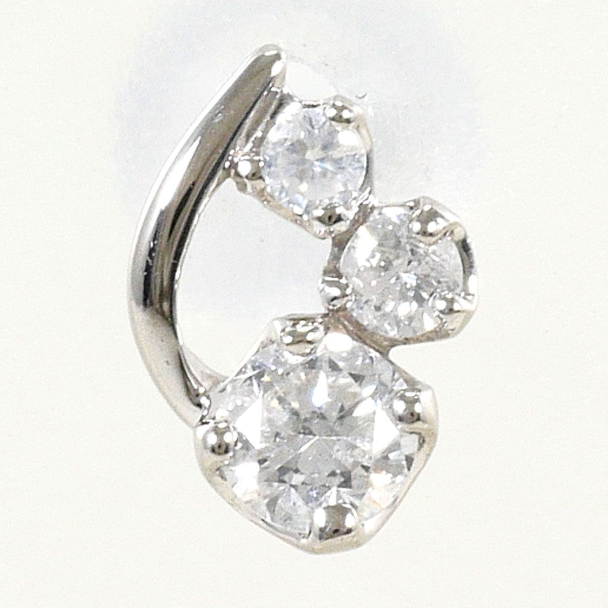 PT900/プラチナ ピアス(片耳) ダイヤモンド 0.16ct 総重量約0.3g