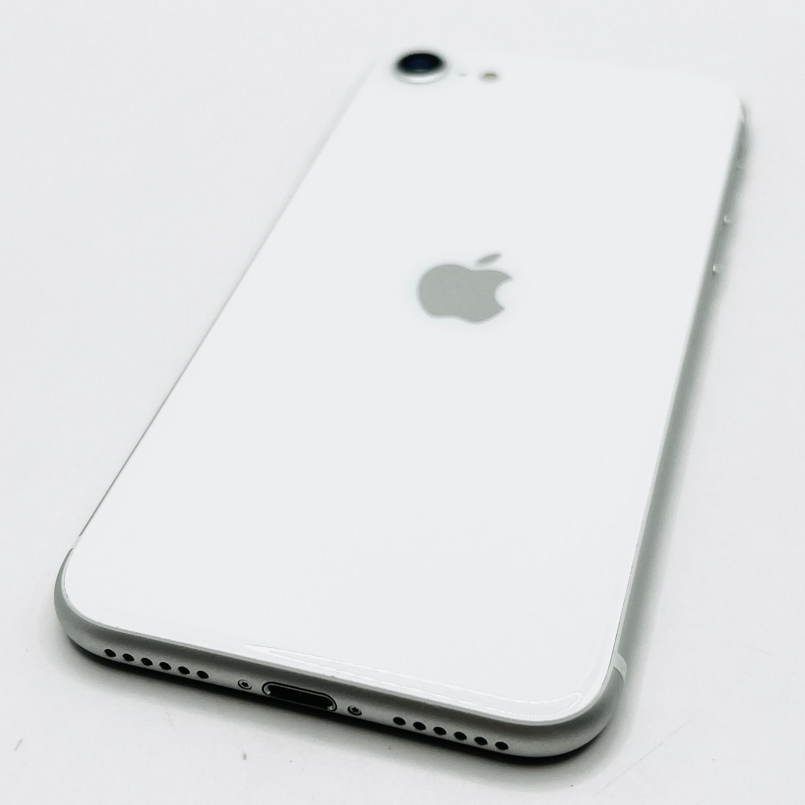 au iPhoneSE 2 64GB ホワイト SIM解除済 ABランク - メルカリ