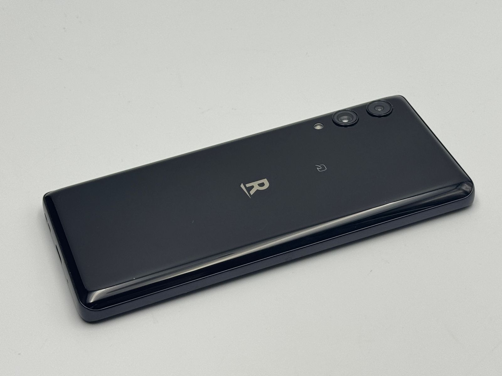 Rakuten Hand 5G P780 ブラック 中古C SIMフリー - メルカリ