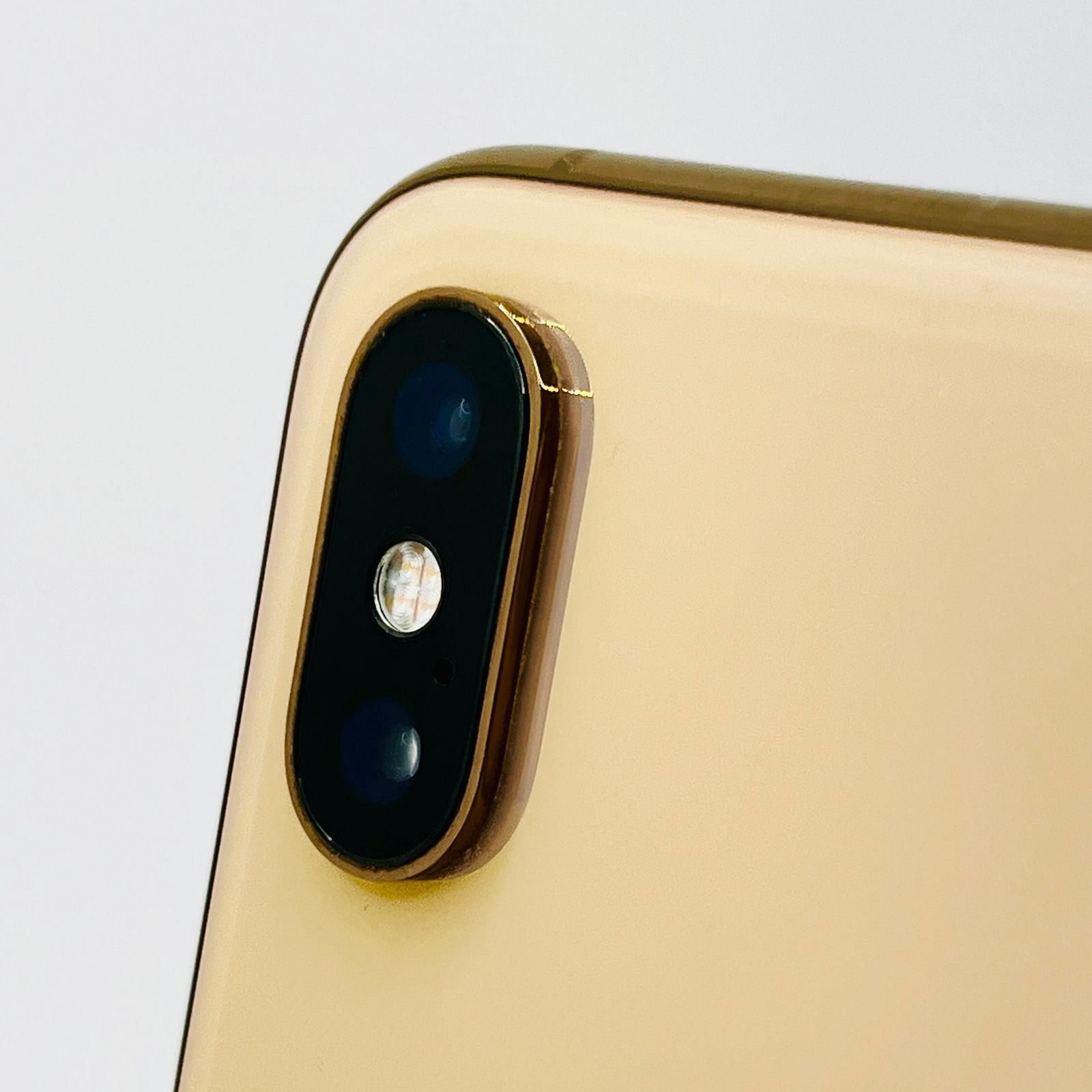 docomo iPhone XS 64GB ゴールド MTAY2J/A SIMロック解除済み 利用制限