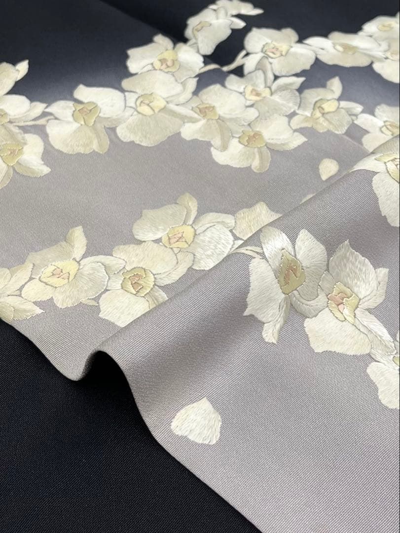 刺繍 訪問着 胡蝶蘭 正絹 黒地 HKT095 - メルカリ