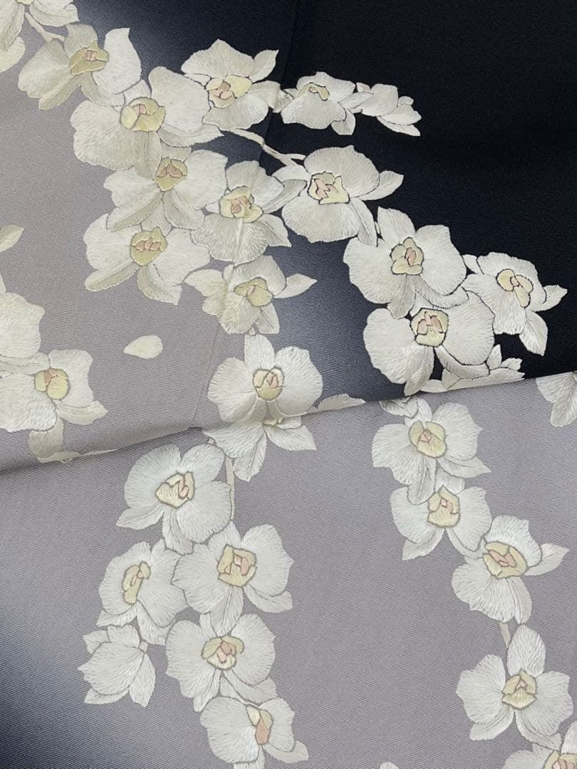 刺繍 訪問着 胡蝶蘭 正絹 黒地 HKT095 - メルカリ