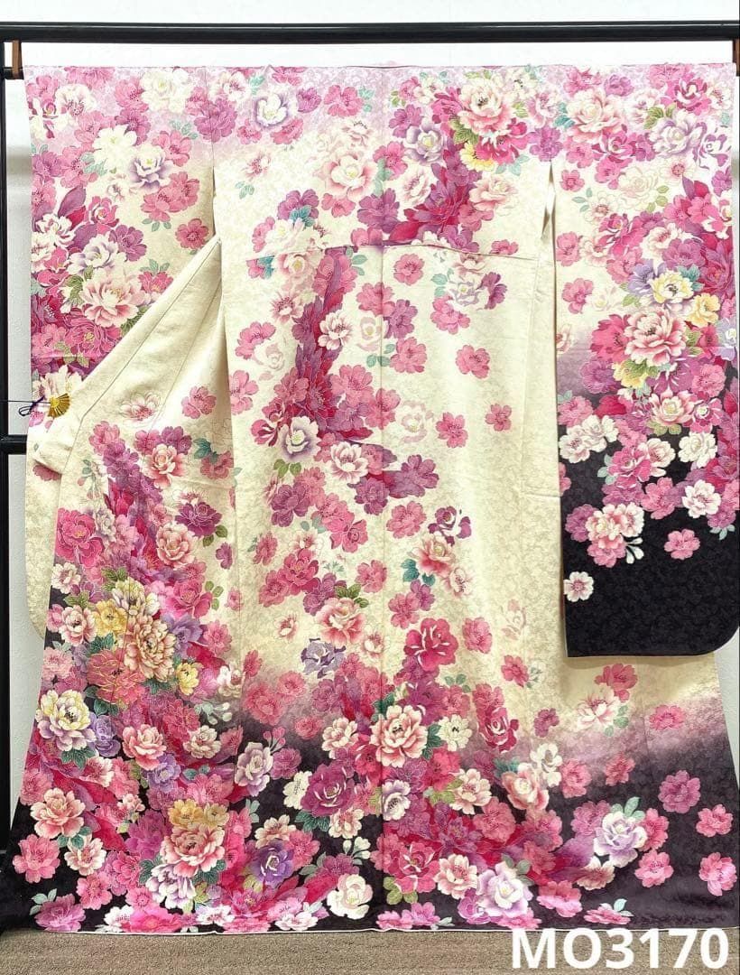 振袖 銀通し 金駒 金彩 紋意匠 牡丹 身丈166cm 撥水加工済 MO3170