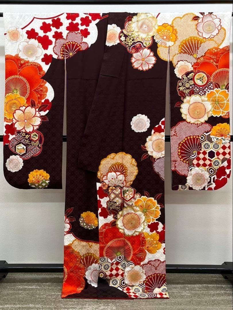 振袖 刺繍 金彩 紋意匠 身丈165cm 撥水加工済 MO3353 - メルカリ