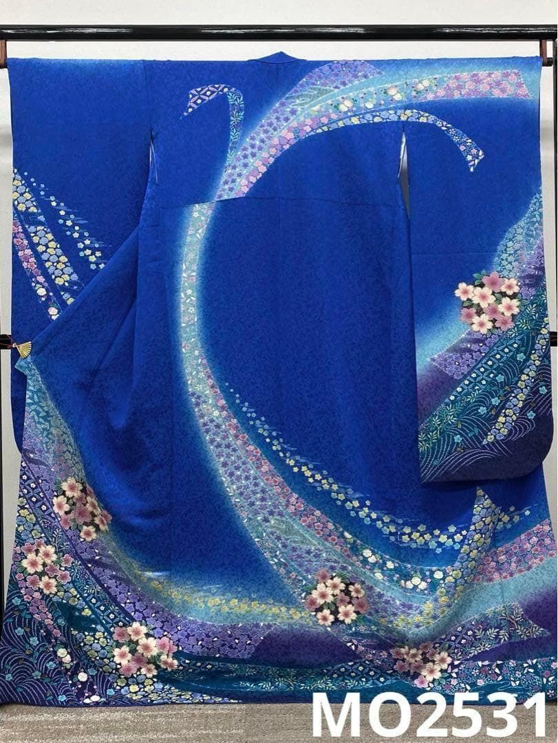 振袖 滝泰 豪華 銀通し 金彩 紋意匠 桜 身丈168cm MO2531