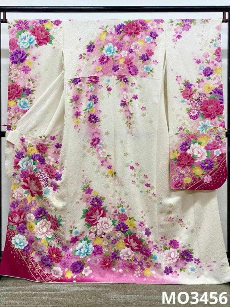 振袖 刺繍 金彩 銀通し 紋意匠 身丈164cm 撥水加工済 MO3456