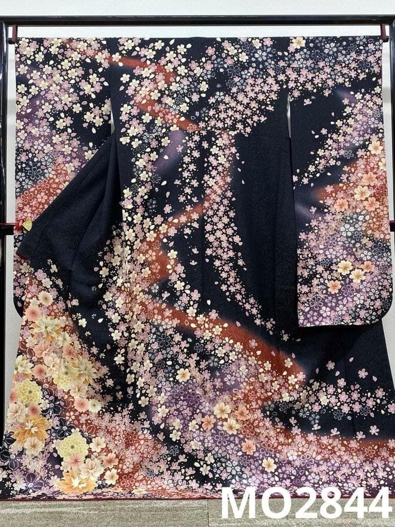 振袖 豪華 銀通し 刺繍 金彩 身丈170cm MO2844