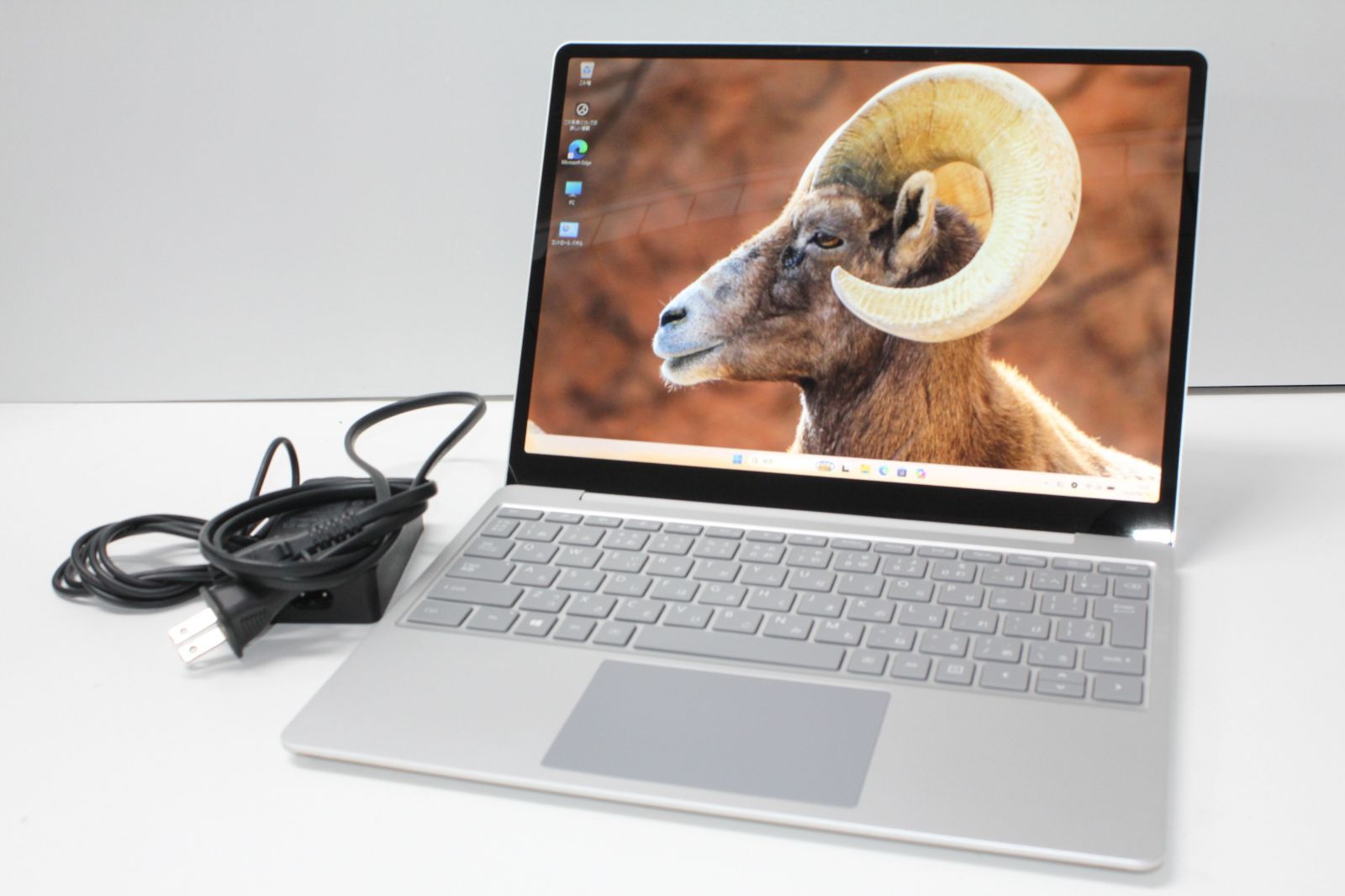 Surface Laptop Go/intel Core i5/128GB/メモリ8GB ⑥