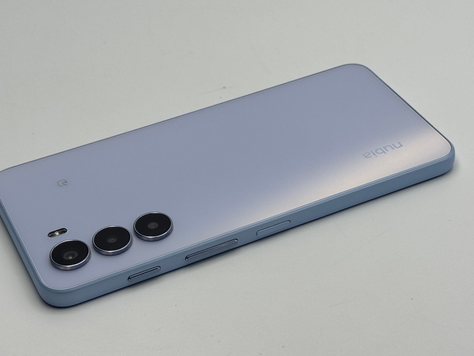 中古A nubia S 5G A403ZT ライトパープル SIMフリー - メルカリ