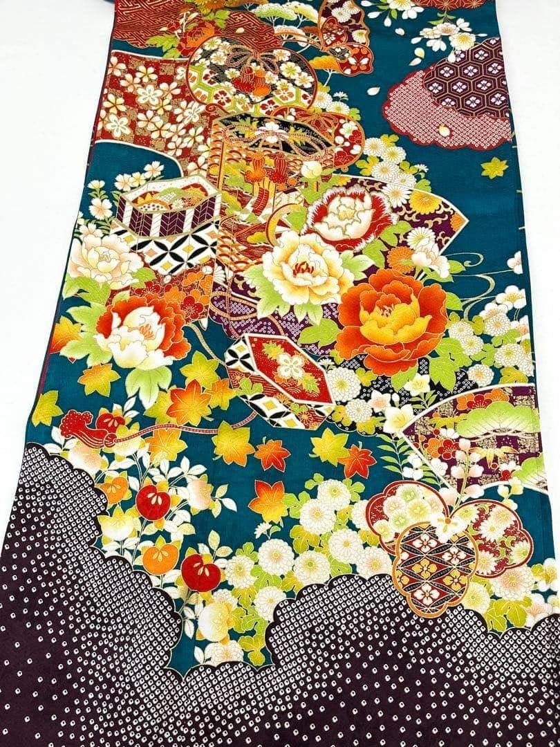 振袖 金彩 刺繍 牡丹 貝桶 紋意匠 身丈167cm 撥水加工済 MO3239 - メルカリ