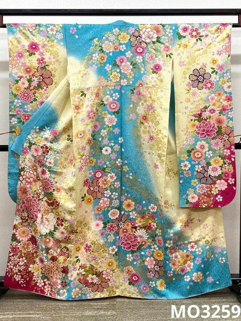 振袖 金彩 銀通し 紋意匠 花々 蝶 身丈159cm 撥水加工済 MO3259