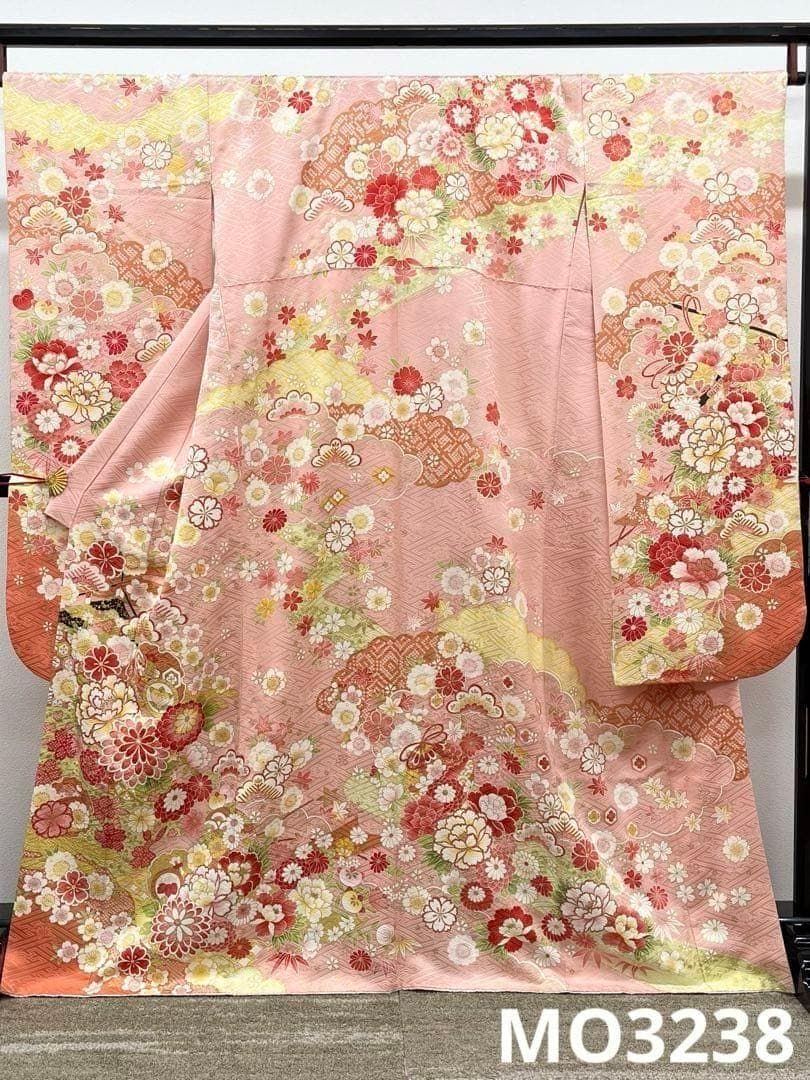 振袖 金彩 刺繍 牡丹 雪輪 紋意匠 身丈162cm MO3238