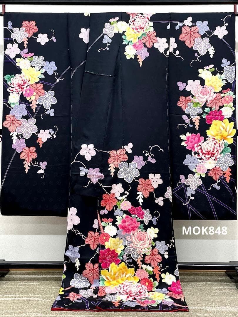 ポリエステル 振袖 牡丹 薔薇 紋意匠 ぼかし八掛 躾糸付き FU055 ポリエステル 振袖 牡丹 薔薇 紋意匠 ぼかし八掛 躾糸付き FU055