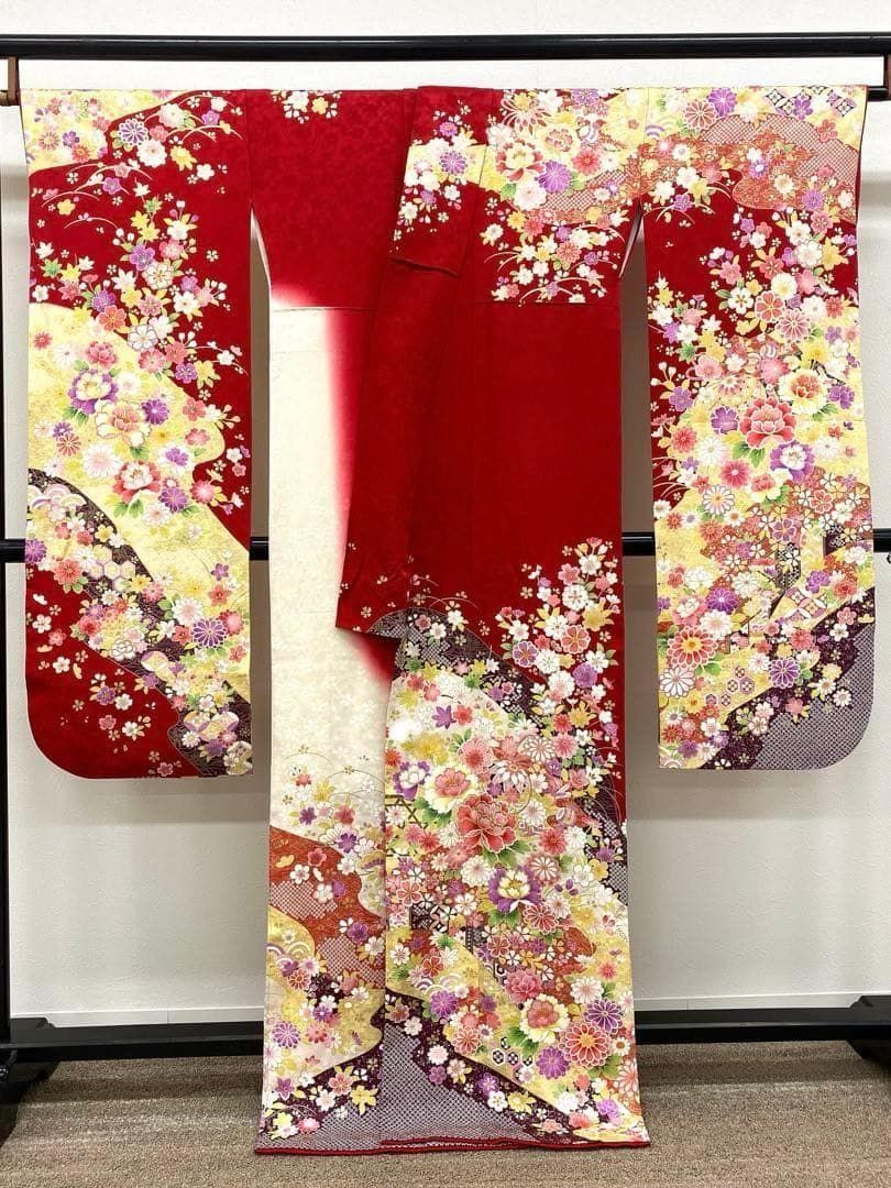 振袖 刺繍 金彩 紋意匠 身丈165cm パールトーン加工済 MO3168 - メルカリ