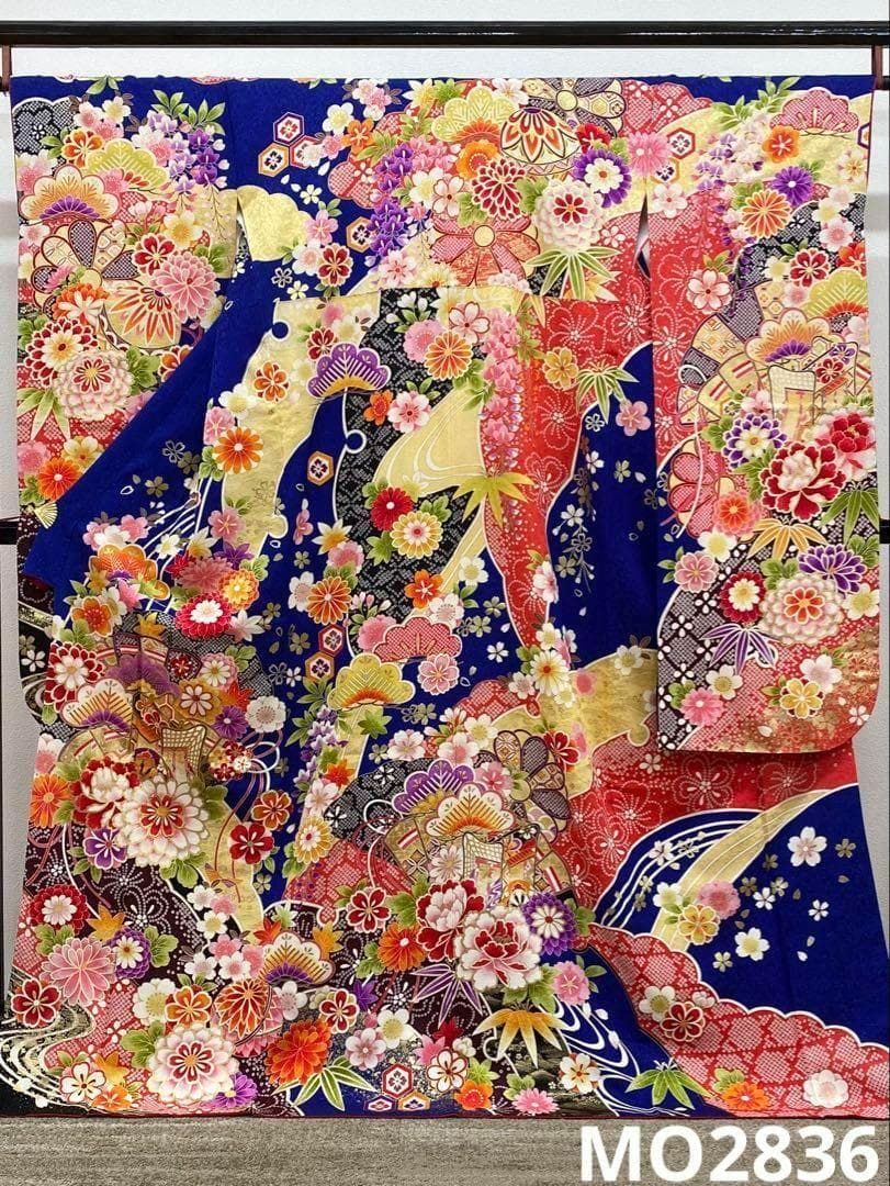 振袖 豪華 銀通し 刺繍 金彩 身丈169cm 撥水加工済 MO2836