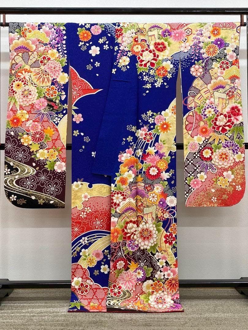 女性和服、着物 振袖 豪華 銀通し 刺繍 金彩 身丈169cm 撥水加工済 MO2720