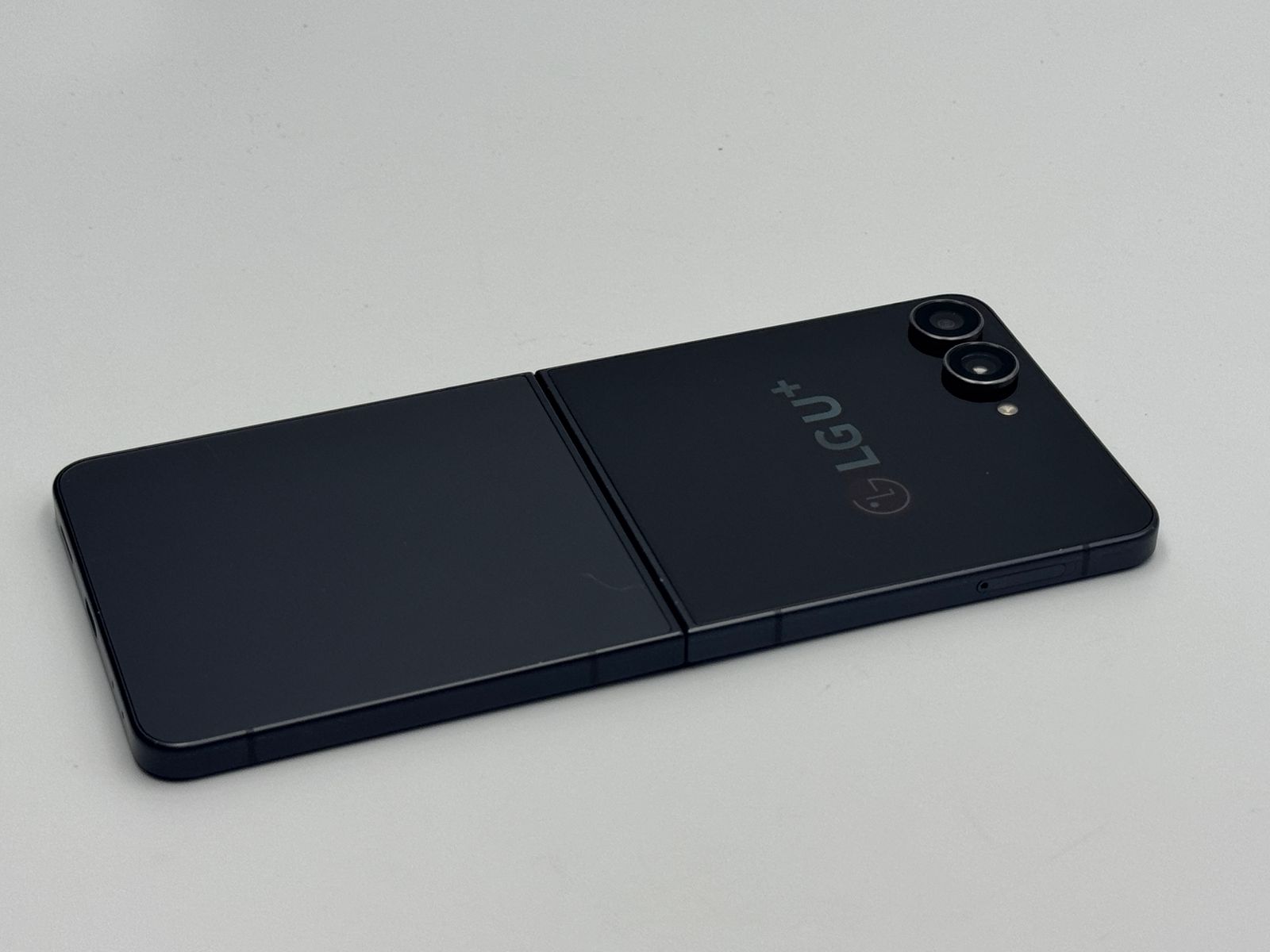 【海外版中古C】Galaxy Z Flip 7 SM-F766N 12GB+512GB ブラック SIMフリー 白ロム