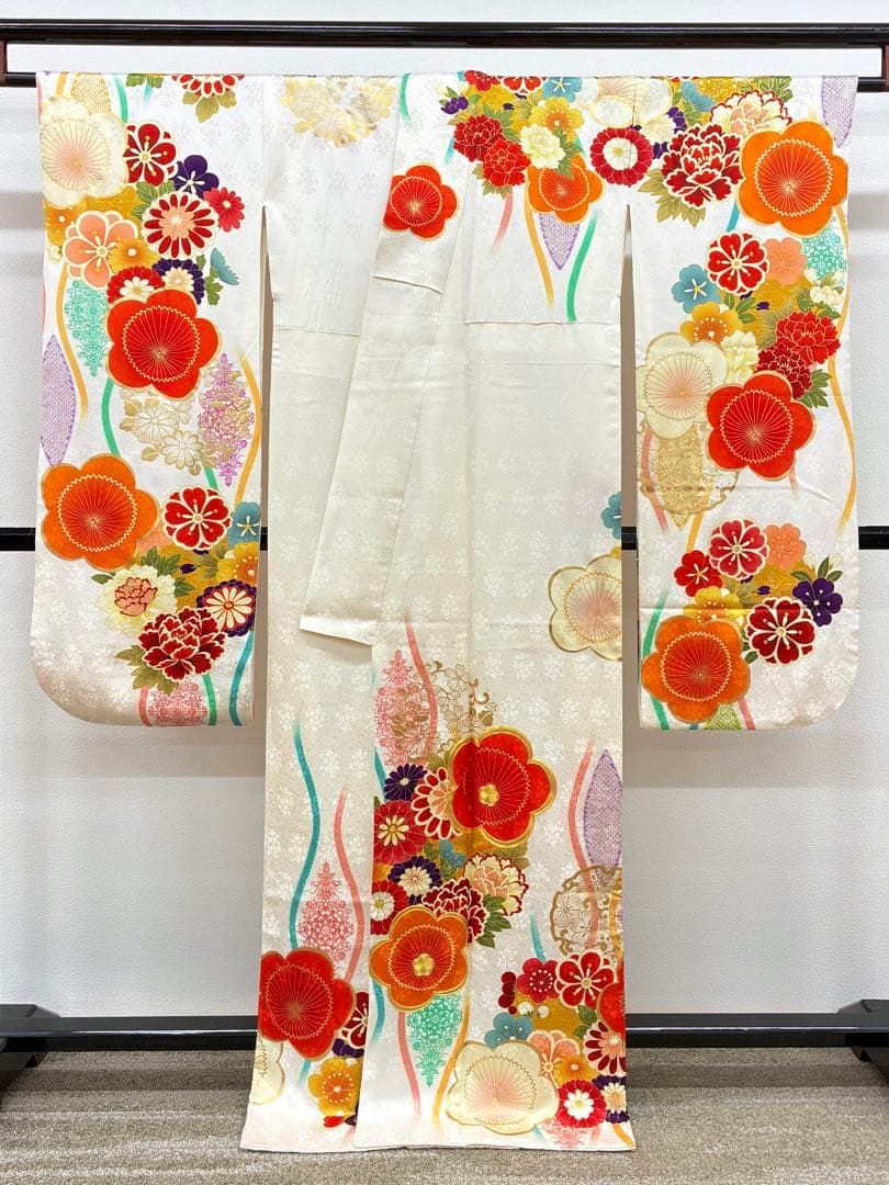 振袖 金駒 金彩 紋意匠 身丈165cm 撥水加工済 HKT022 - メルカリ