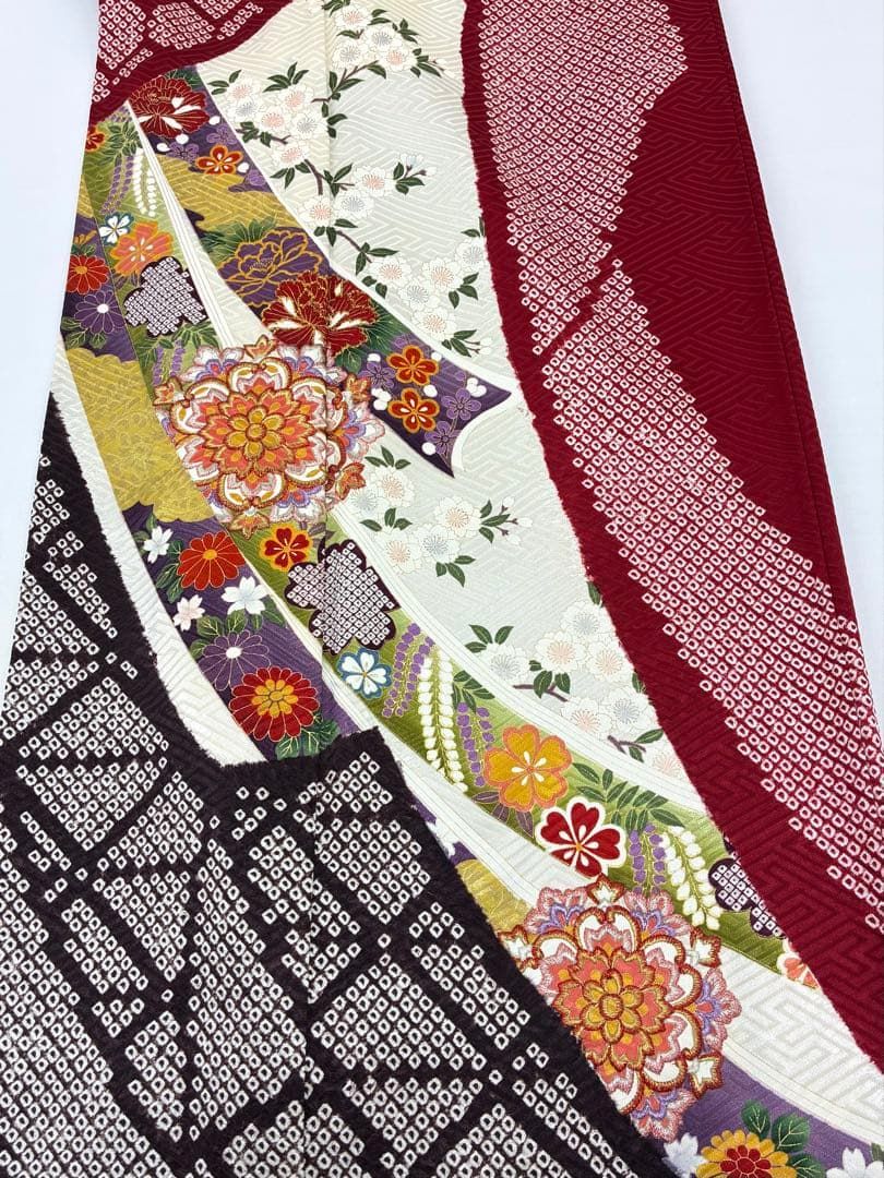 振袖 刺繍 金彩 紋意匠 身丈166cm パールトーン加工済 HKT015 - メルカリ