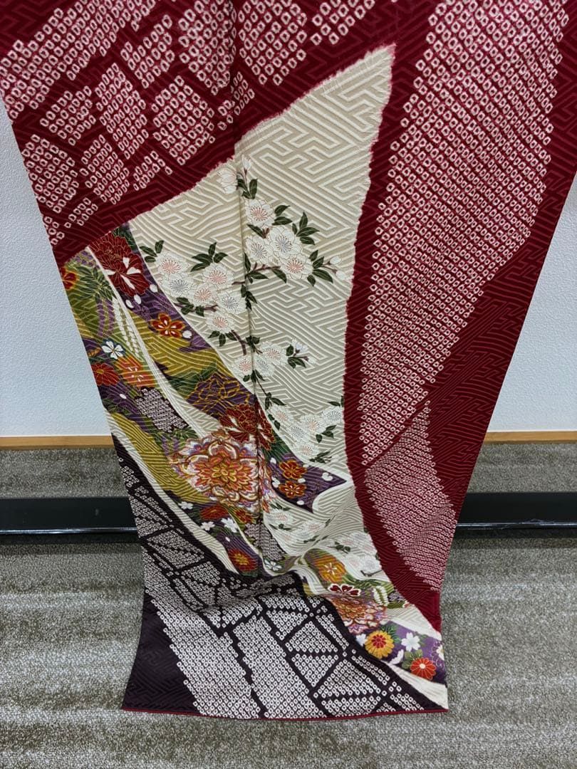 振袖 刺繍 金彩 紋意匠 身丈166cm パールトーン加工済 HKT015 - メルカリ