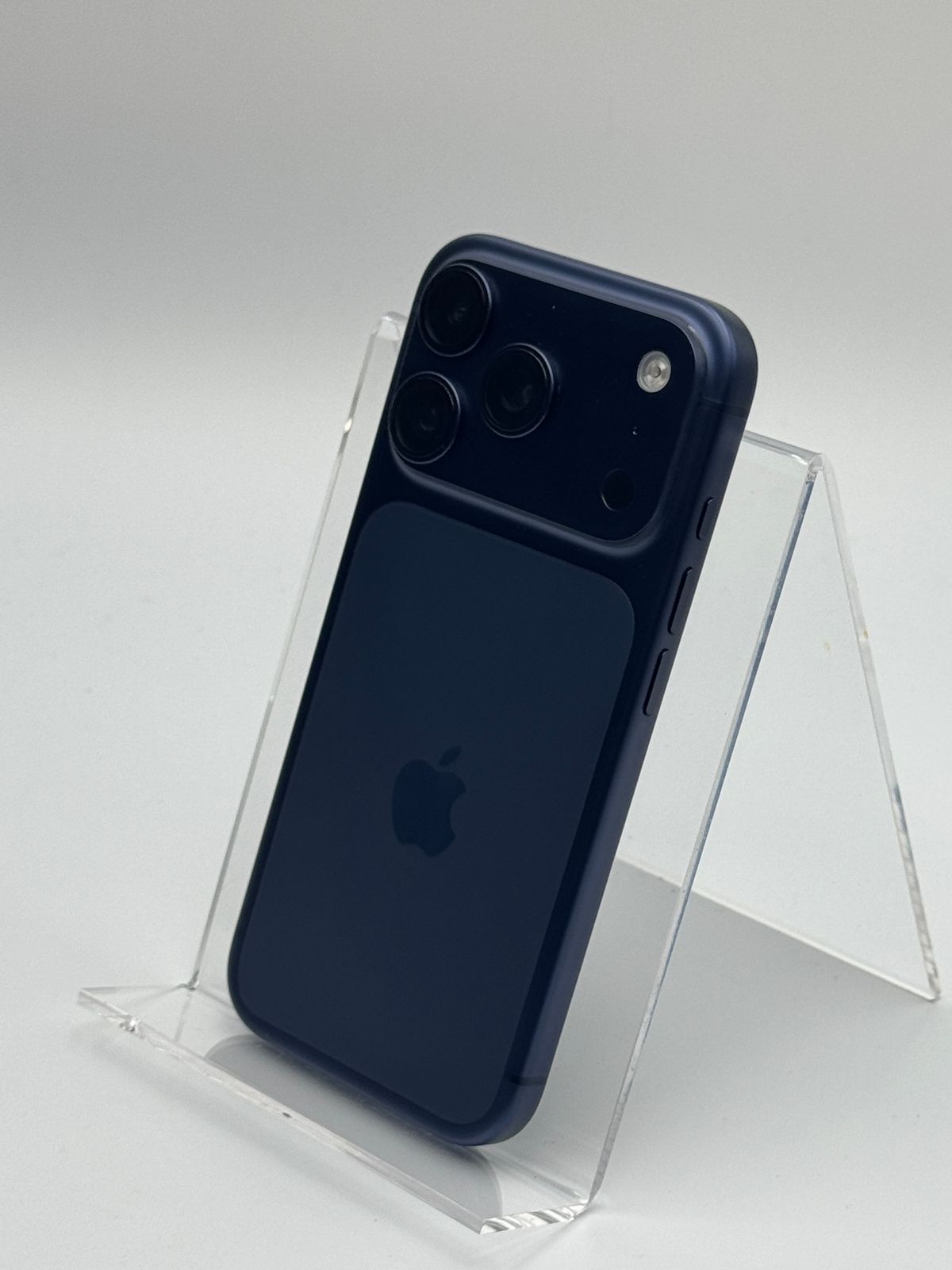 中古美品】US版 iPhone 17 Pro ディープブルー【256GB】