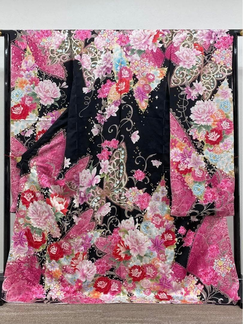 振袖 仮絵羽 金彩 紋意匠 牡丹 薔薇 正絹 未仕立て品 八掛付き