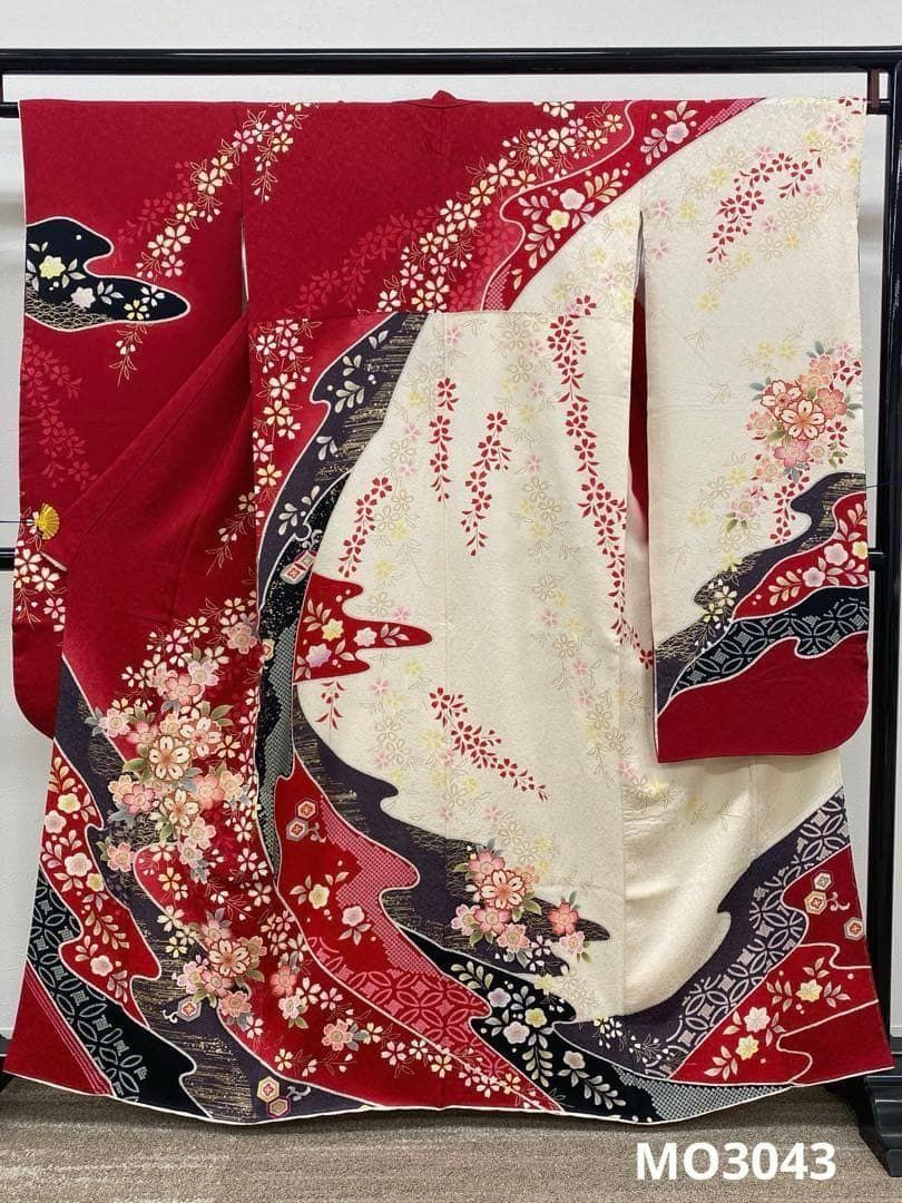 振袖 豪華 金彩 金刺繍 紋意匠 桜 身丈160cm 撥水加工済 MO3043