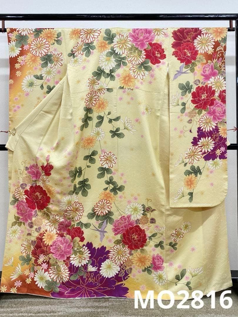 振袖 豪華 銀通し 刺繍 金彩 紋意匠 身丈160cm MO2816 - メルカリ
