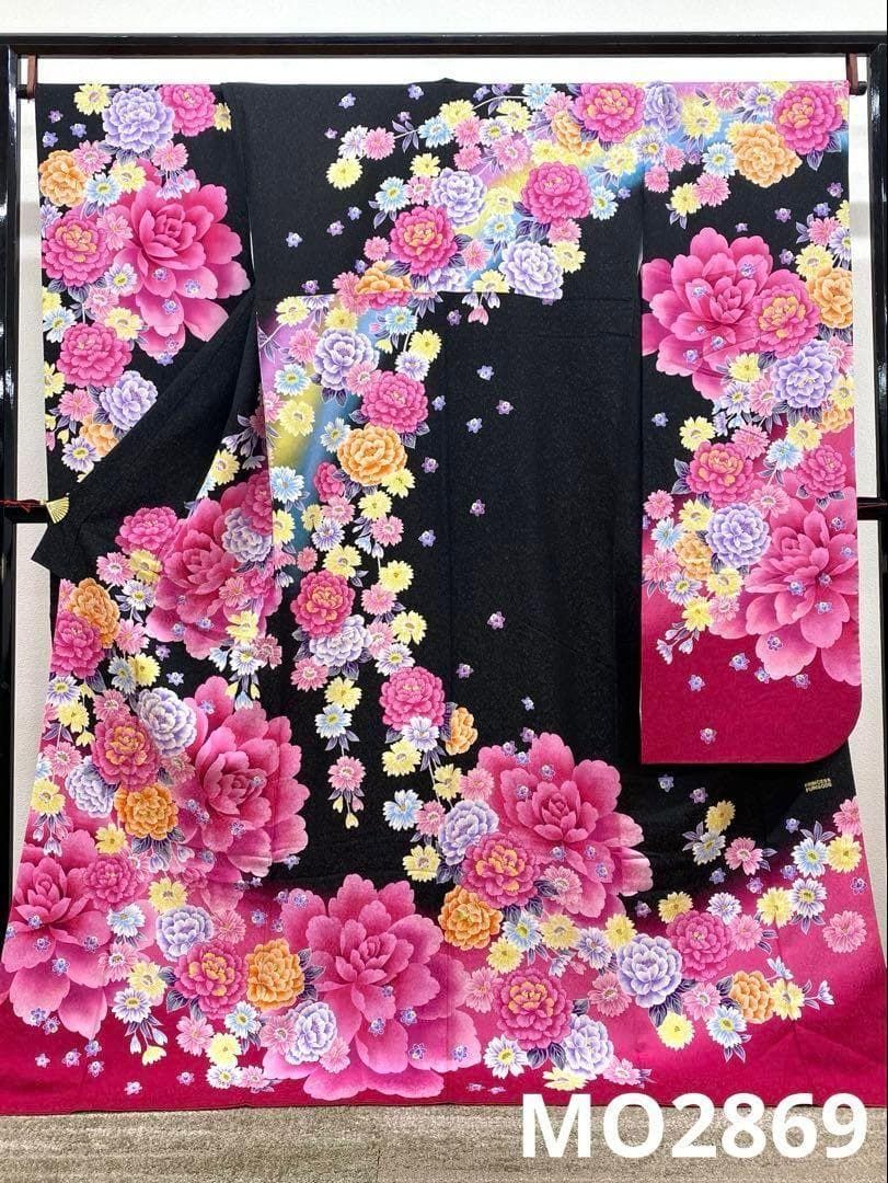 ブランド振袖 銀通し 刺繍 ストーン 身丈169cm 撥水加工済 MO2869