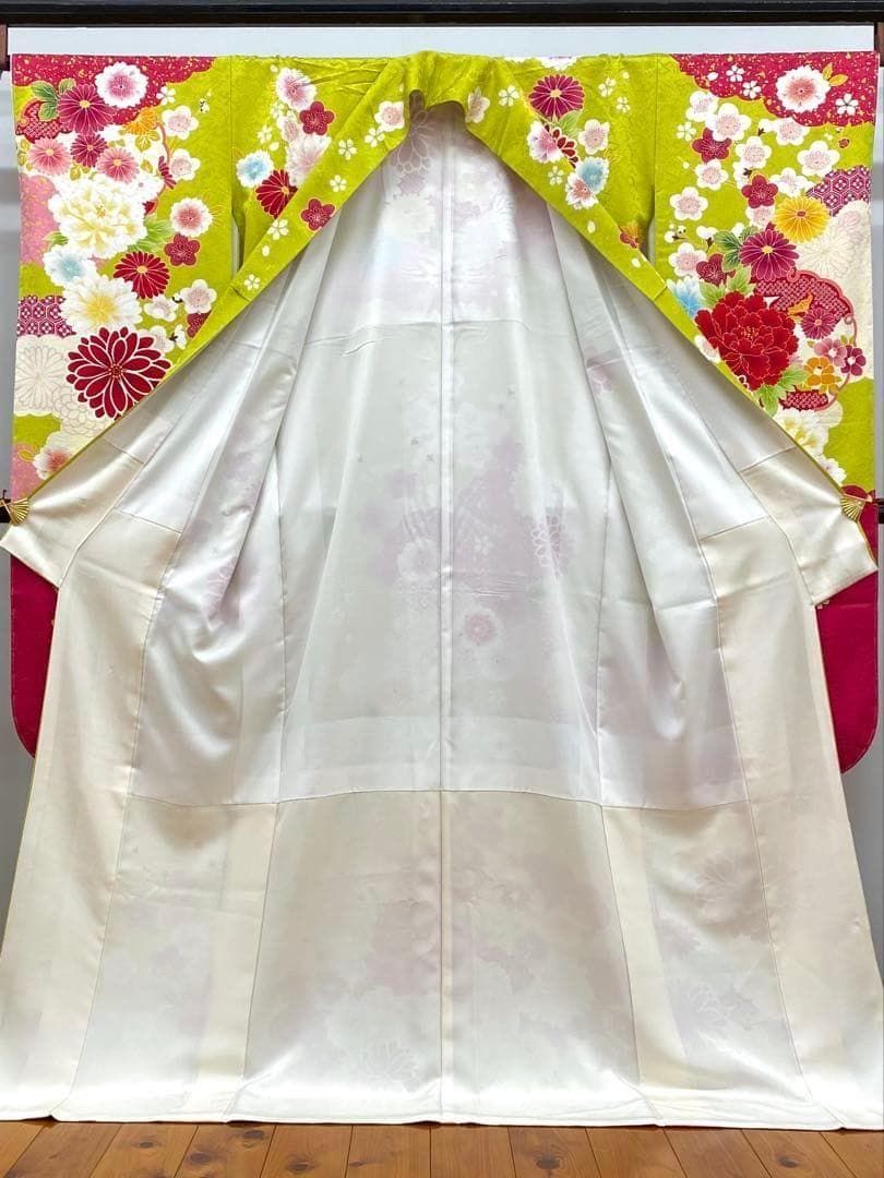 振袖 豪華 刺繍 金駒 紋意匠 身丈174cm 躾糸付き MO2767 振袖 豪華 刺繍 金駒 紋意匠 身丈174cm 躾糸付き MO2767