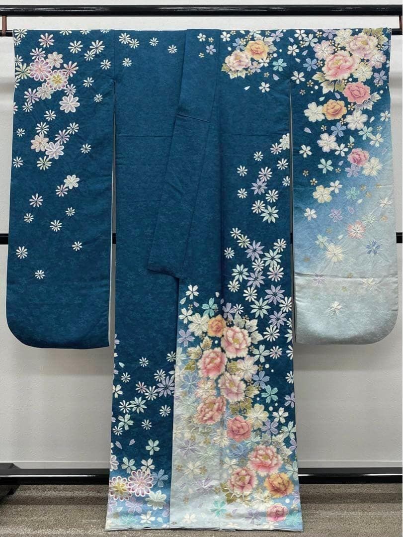 振袖 桐屋 翠山工房 銀通し 金彩 絞り加工 身丈164cm MO2295 - メルカリ