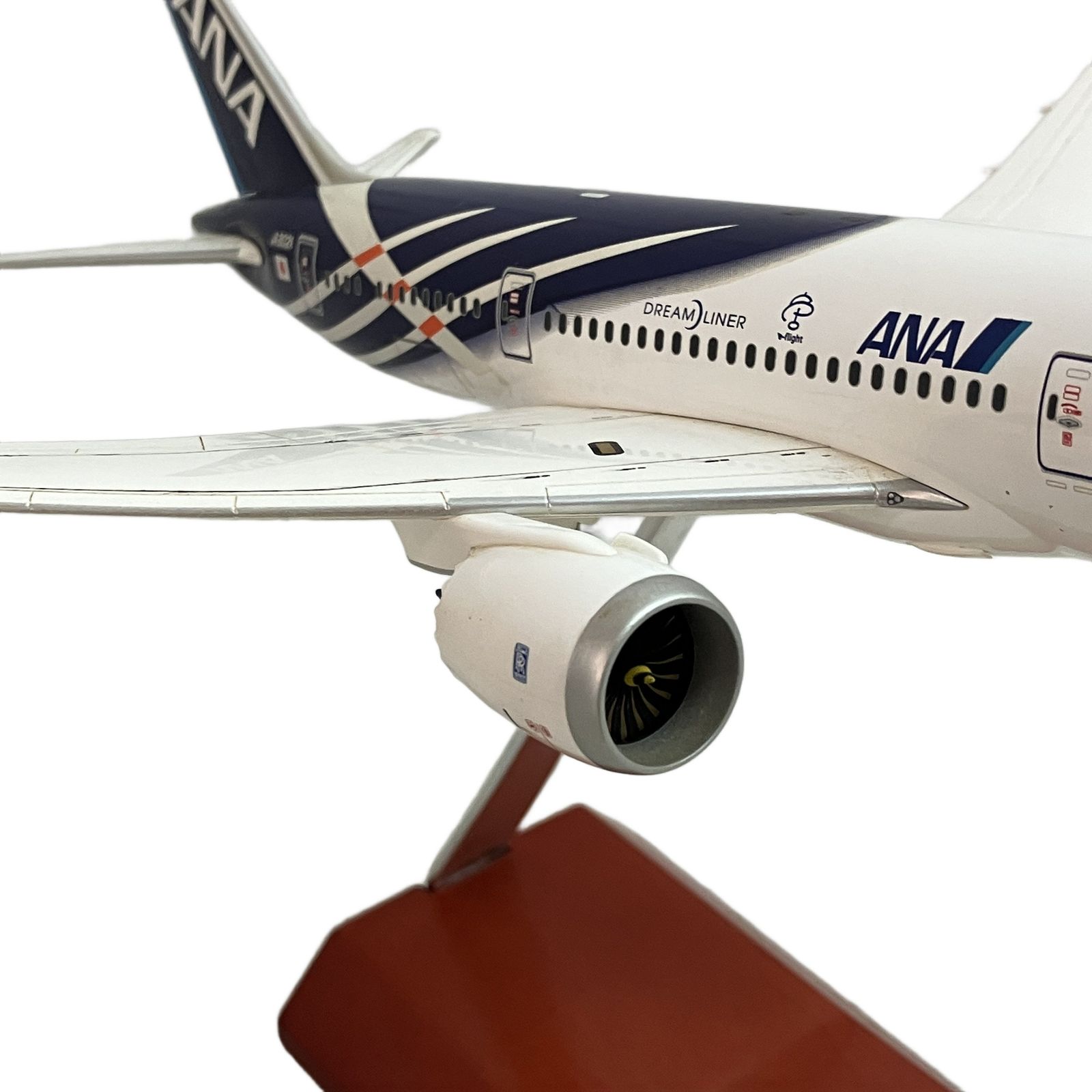 全日空商事 1/200 NH20083 ANA ボーイング B787-8 特別塗装機 JA802A 航空機 模型 中古 美品 C11043949