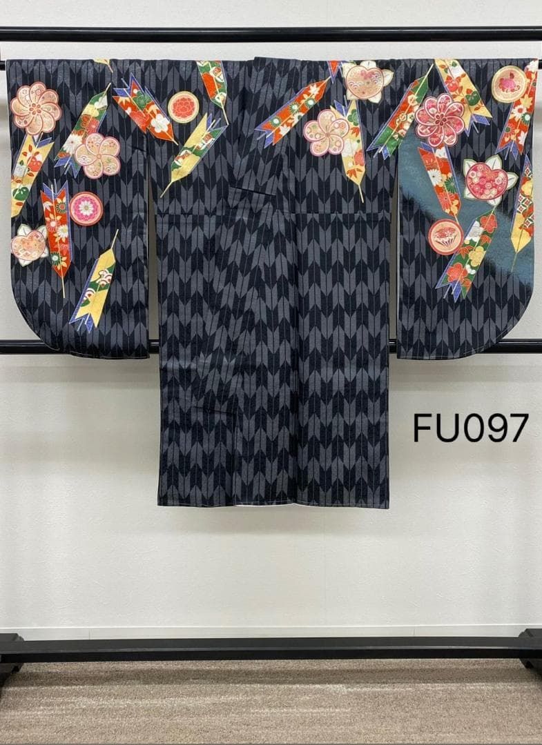 二尺袖 ポリエステル着物 金彩 紋意匠 矢羽柄 袴用 新品未使用品 FU097