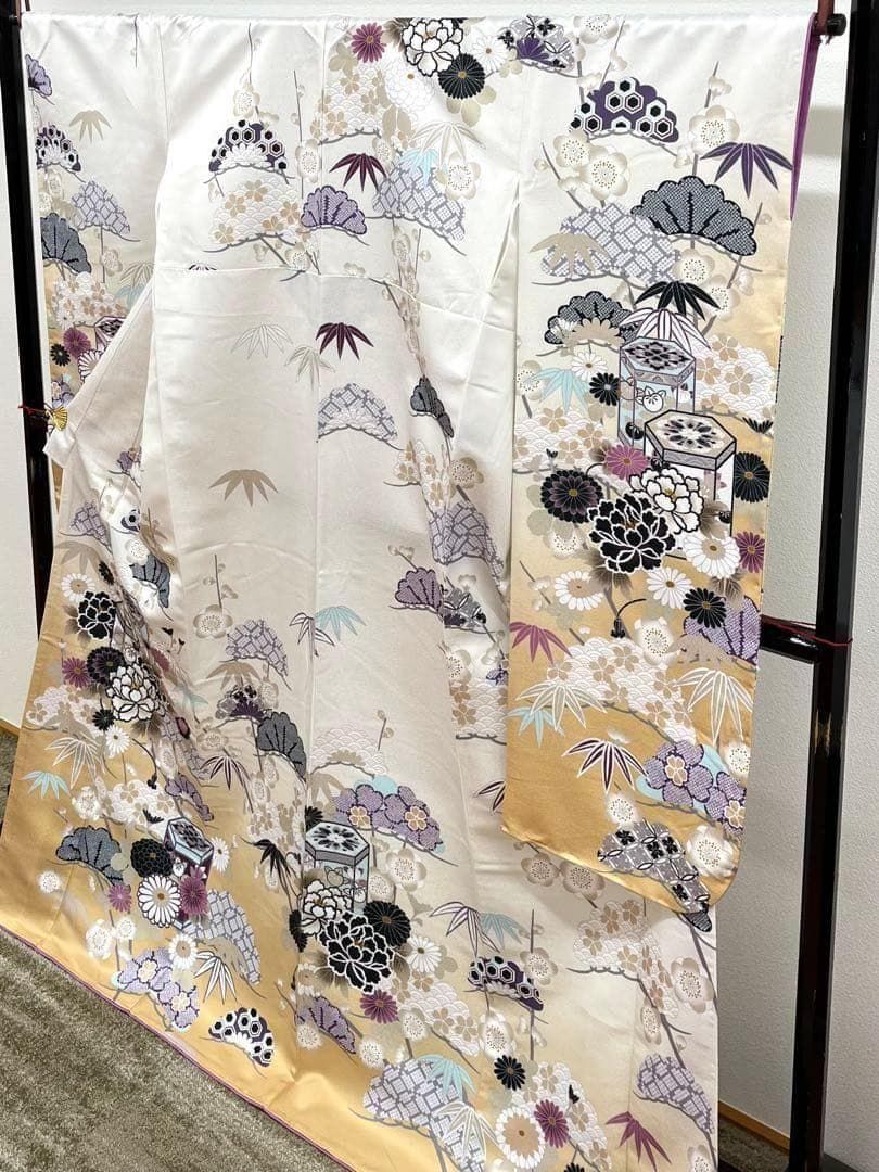 ポリエステル 振袖 菖蒲 鞠 紋意匠 ぼかし八掛 躾糸付き FU058 - メルカリ