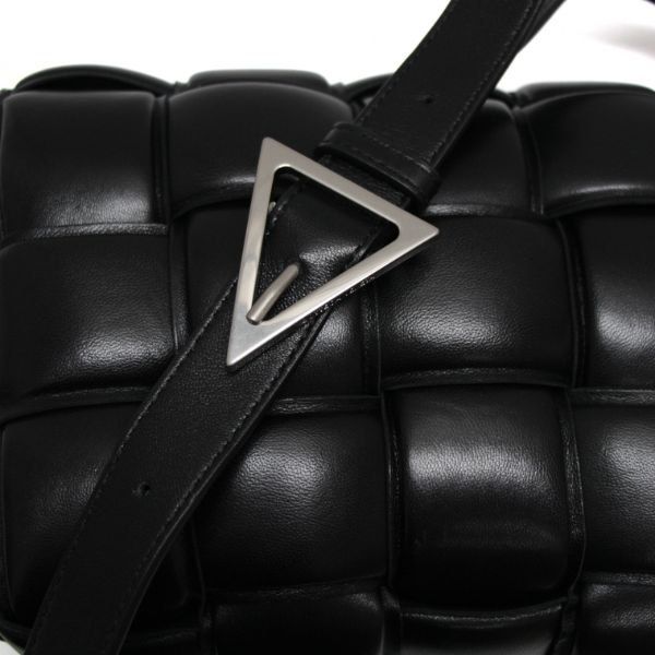 美品 ボッテガ BOTTEGA VENETA イントレチャート パデットカセット